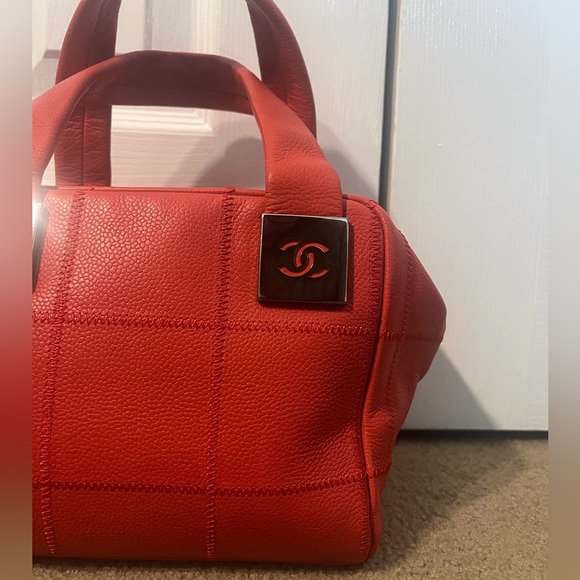 CHANEL - Pink Leather Handbag - *RARE* - Picture 6 of 14